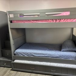 Three-level Bunk Bed