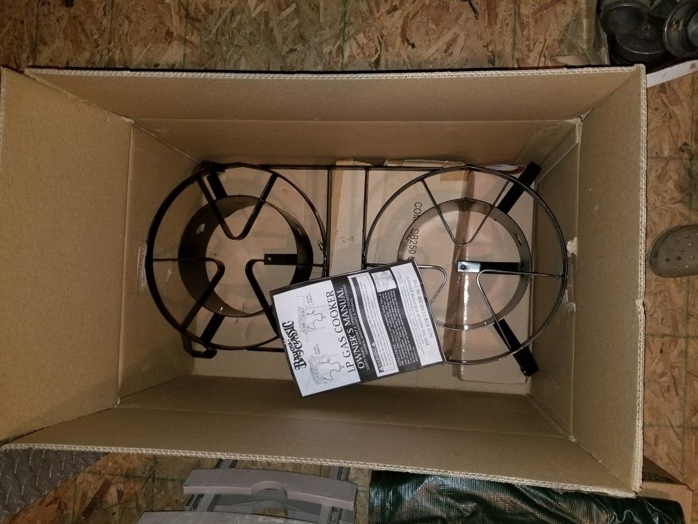 BAYOU CLASSIC DB250 DOUBLE LP BURNER WITH LEGS BRAND NEW IN BOX!