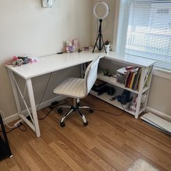 Desk And Chair 