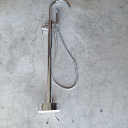 chrome bathtub faucet