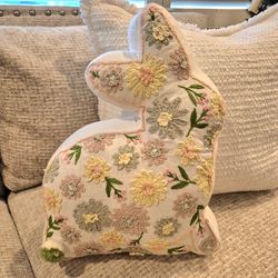 Farmhouse/Shabby Chic Easter Decor Pillow