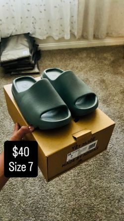 Size 7 grey Yeezy slides