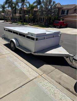 Single Axle Utility Trailer with Enclosed Top