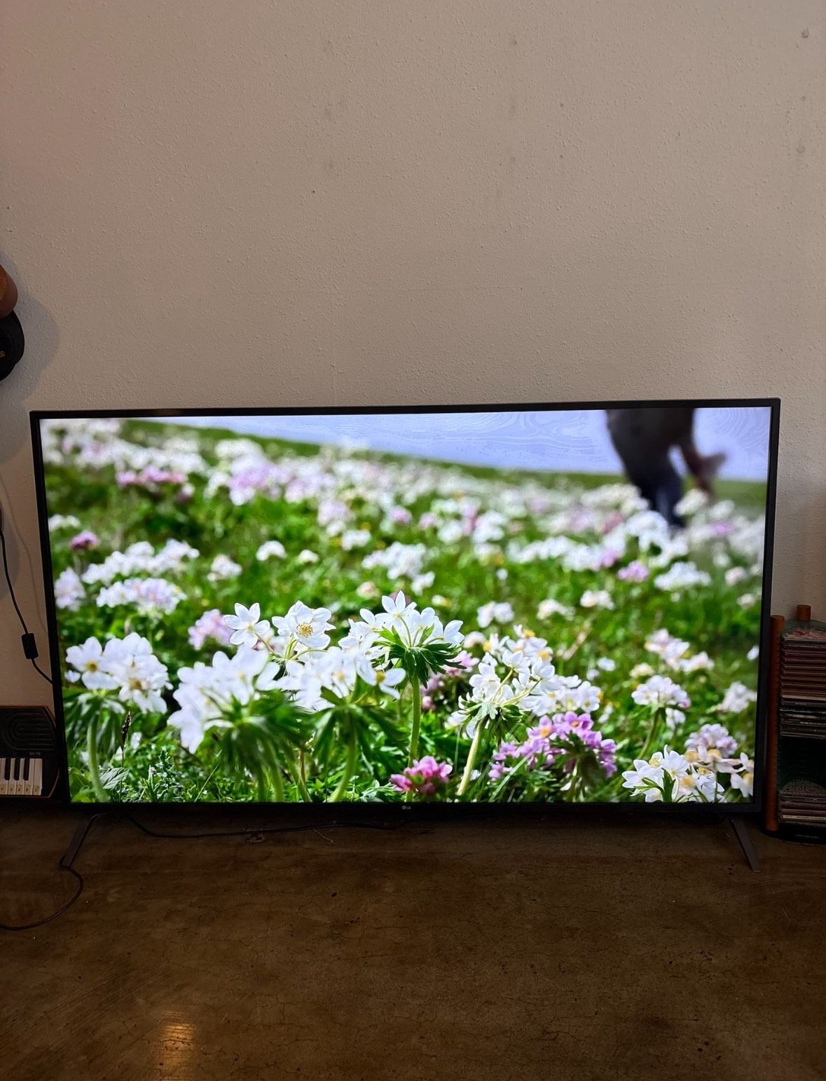 70" LG smart tv