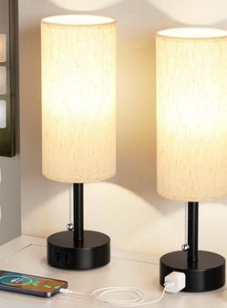 2 Small desk/nightstand lamps