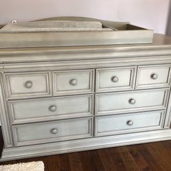 Nursey/Child’s Room Furniture Set Dresser And Wardrobe
