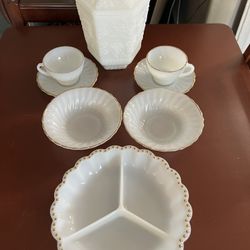 Vintage Fire King Milk Glass Set