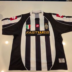 2002-03 Juventus Home Shirt Campioni #27