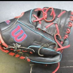 Used Wilson A2000 11" Leather Glove - RHT ( Read the Description)