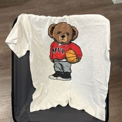 Bear Graphic tee Size large