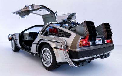 Hot Toys DeLorean Time Machine MMS260 — 1:6 Scale + Original Box