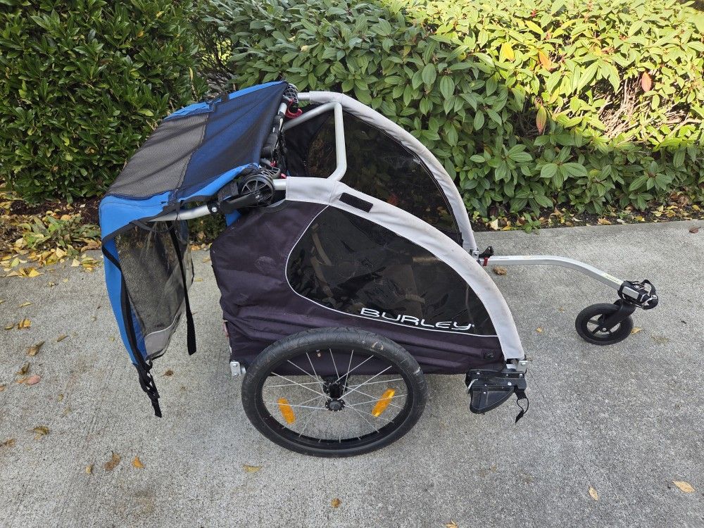 Burley Brand BOB double Stroller Plus Travel Bag.  Excellent Condition. 