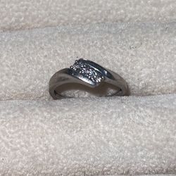 10k White Gold Natural Diamond Child Ring