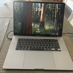 MacBook Pro 16  2019