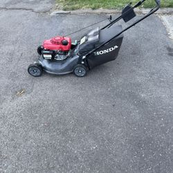 Honda Self-Propelled Lawnmower
