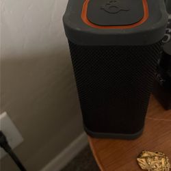 skull Candy Bluetooth Speaker 
