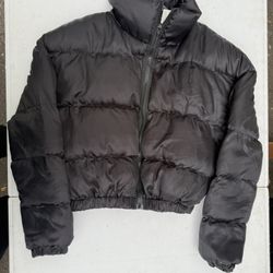 Black puffer jacket(small)