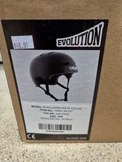 Skateboard helmet - like new