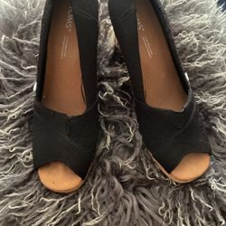 Womans black Tom Heels