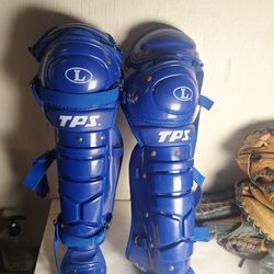 Valkyrie Fastpitch Catcher's Leg Guards
Valkyrie Fastpitch Catcher's Leg Guards
, 14"