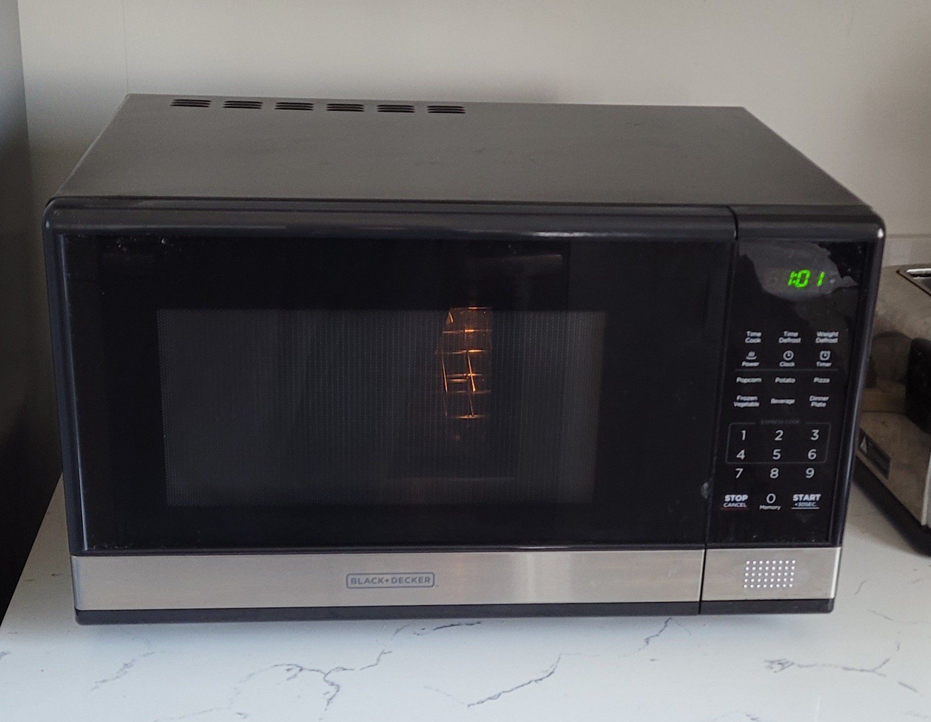 Microwave Oven (Black+Decker)
