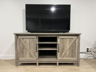 Entertainment Center/ TV Stand