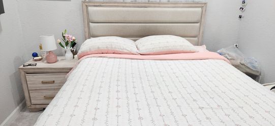 Queen bed