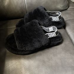 Kids Size 1 Ugg Slides