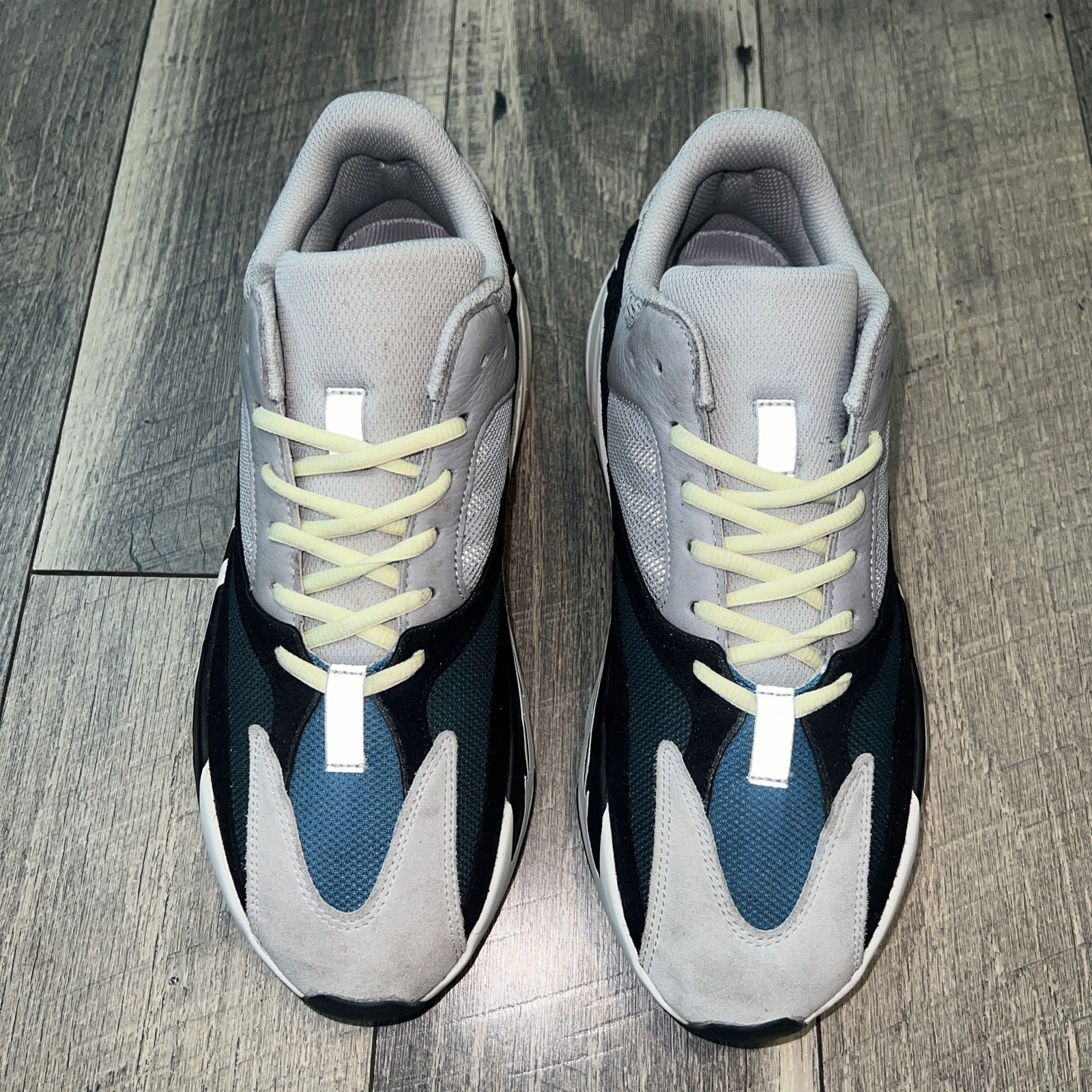 yeezy boost 700 waverunner box adidas Wave Runner Solid Grey Sneaker Hustle USA the Yeezy Boost 700s represented what was a significant shift in Kanyes design aesthetic Yeezy 700 Wave Runner Mini