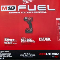 M18 FUEL 1/2 " Mid-Torque Impact Wrench  Kit