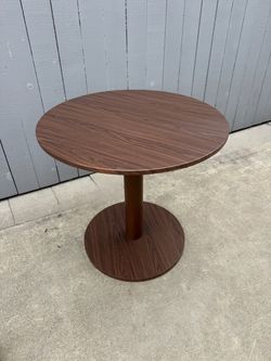 Mid-Century Modern Round Pedestal Dining Table / Gaming Table – Walnut Wood Veneer Finish