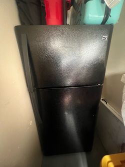 Black Kenmore Fridge Freezer