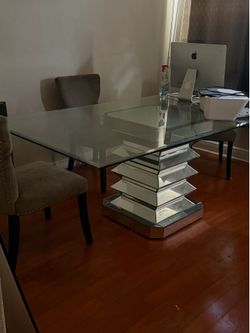 Dining room table