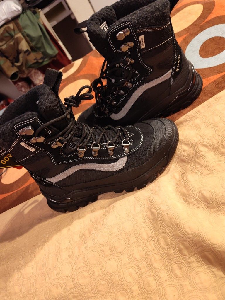 VANS GORETEX BOOTS