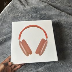 4 Pair Of MAX HEADPHONES