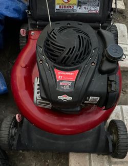 Murray bridge station lawnmower still in good shape last time turn on like six months ago maybe tuneup a new spark plug sold as is