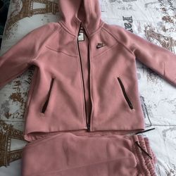 Girls Nike Tech Fleece/hoodie & Pants