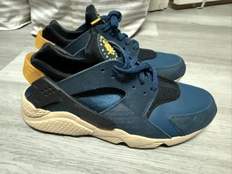 Nike hurache Size 10.5