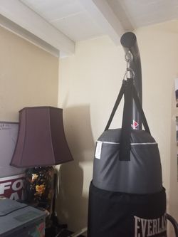 Full everlast punching bag with foam technology