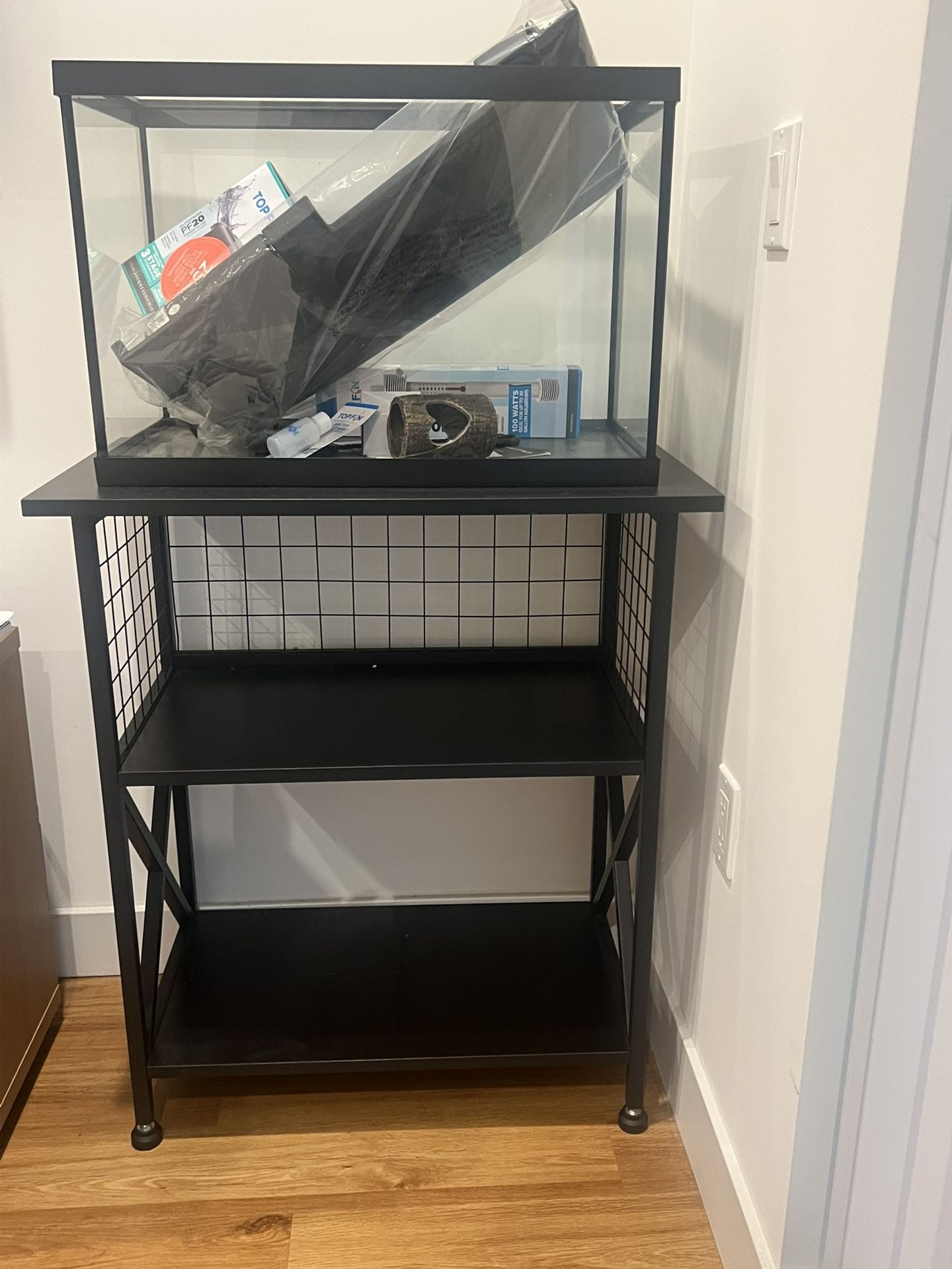 Brand New Fish Tank 10-29 Gallon