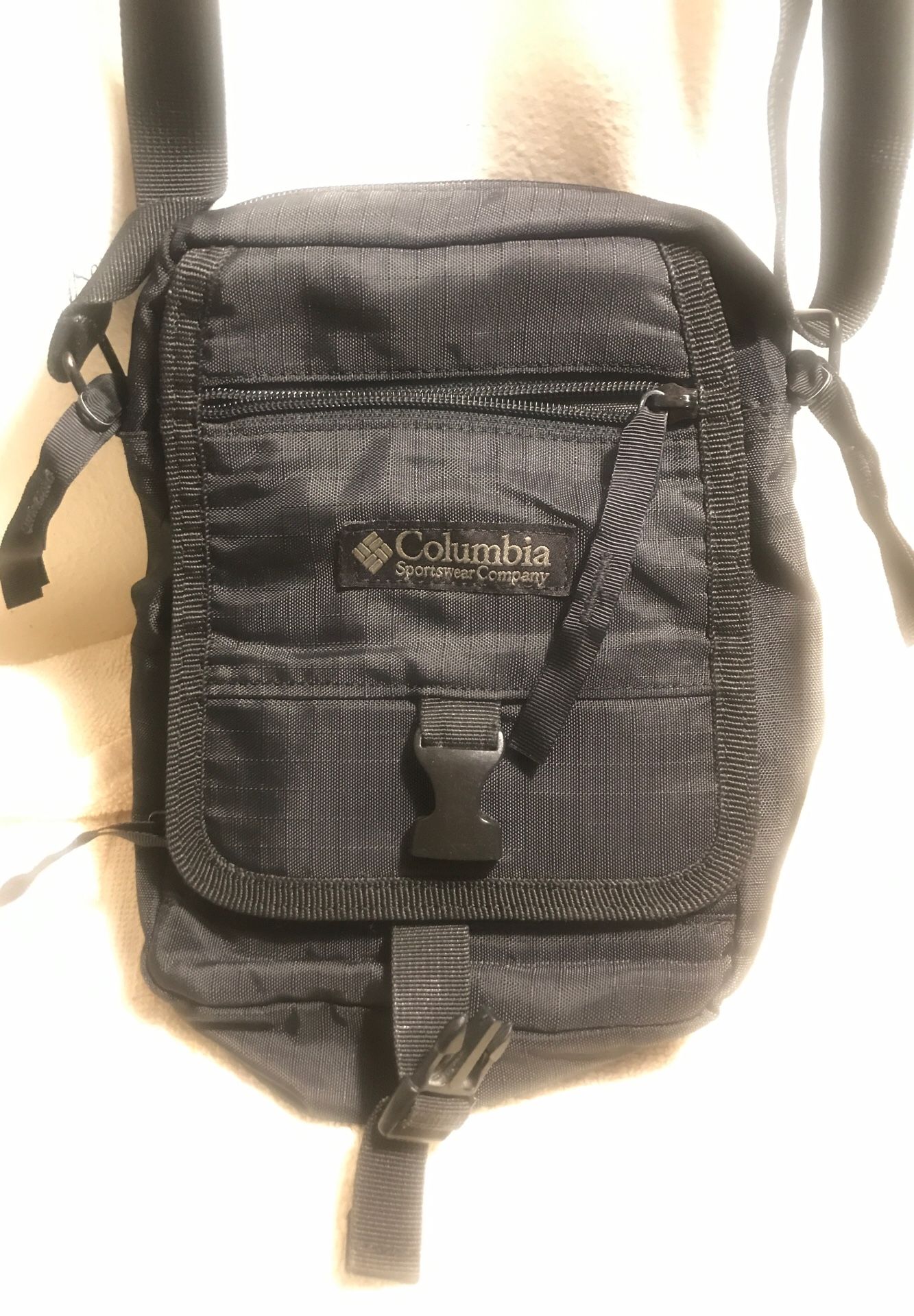 COLUMBIA CROSSBODY BAG
