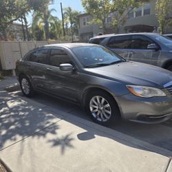 Chrysler 2013 200