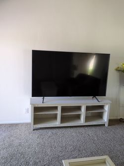 Samsung 75 inch TV with TV stand