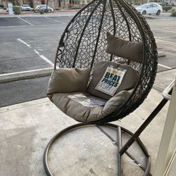 $499 Swing Chair🌻