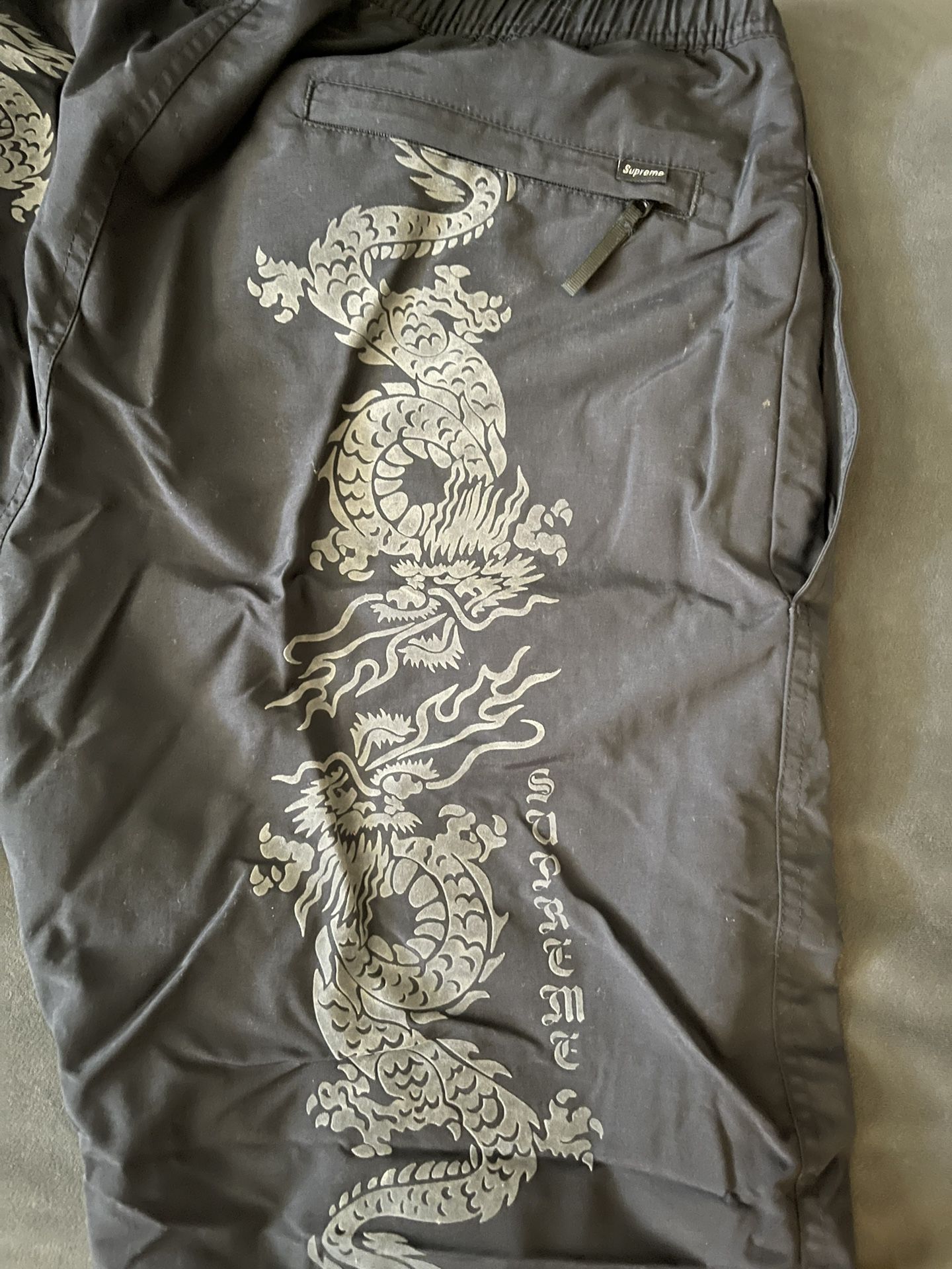 Supreme Dragon Print Sweats Size Small 60$ Or Best Offer