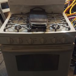 GE 5 Burner Double Oven Gas Stove Used Maybe A Total Of Six Months Mainly One Burner