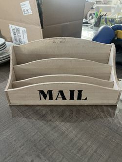 Mail box organizer