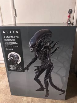 Alien Xenomorph Life-Size Figure Over 6 Ft