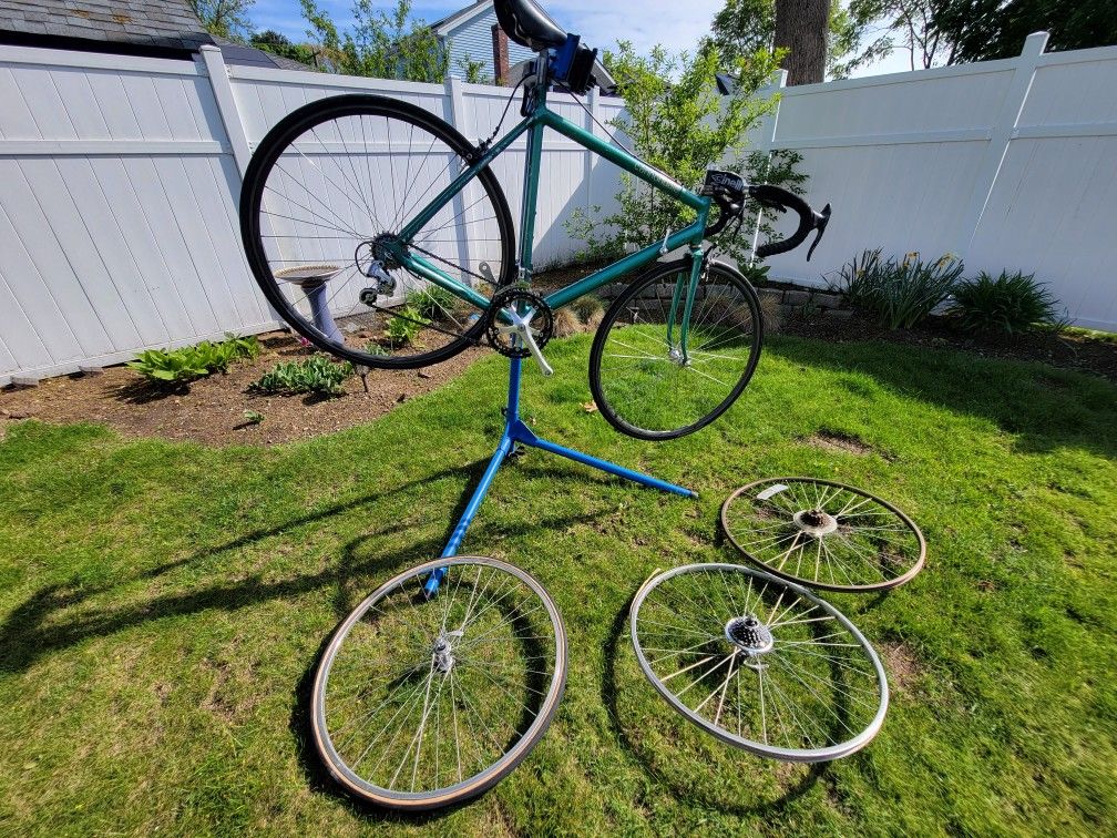 VINTAGE  CANNONDALE BICYCLE 