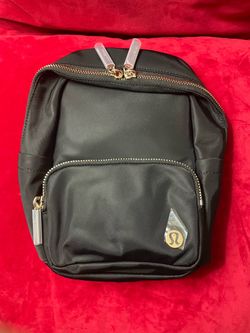 Lululemon Everywhere Mini 4L Black/Gold Metal Hardware